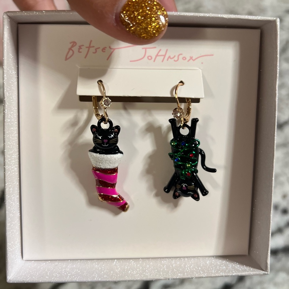 Betsey Johnson Christmas Cats Mismatch Earrings - Picture 4 of 7